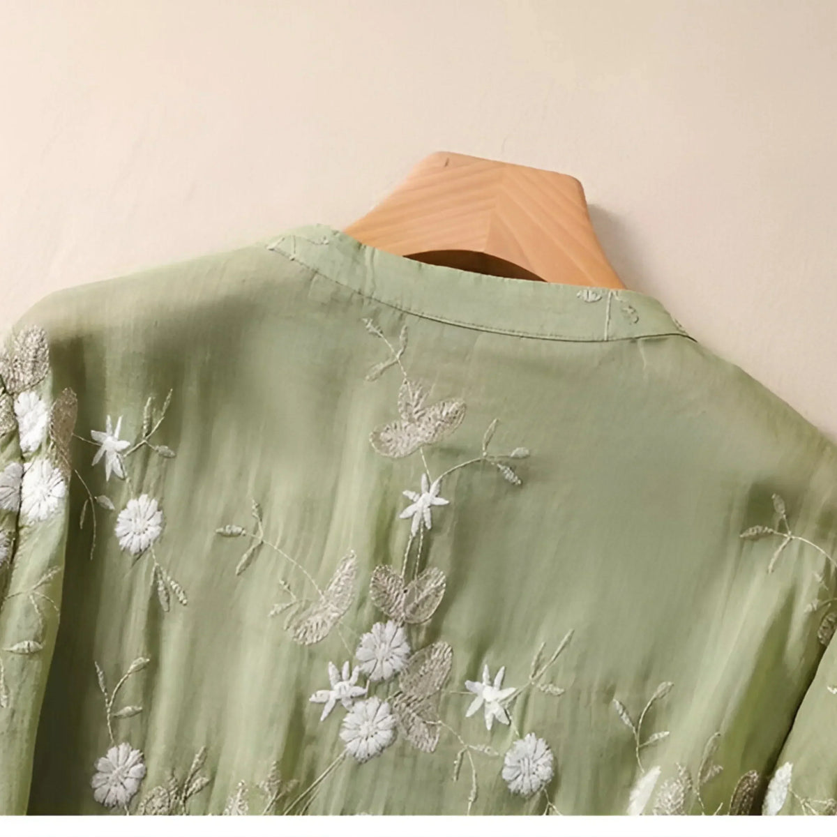 ISLA EMBROIDERED BLOUSE